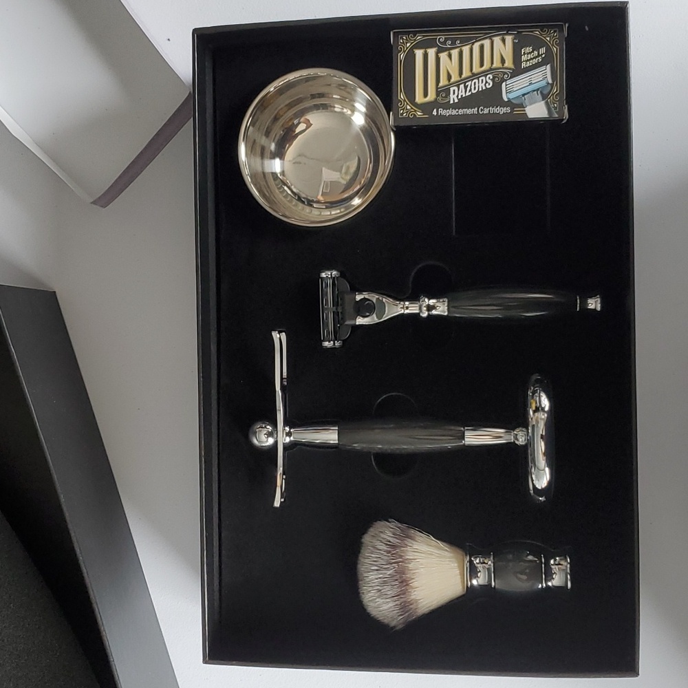 Union Razors Pearl Gray Gift Set - Picture 3 of 3